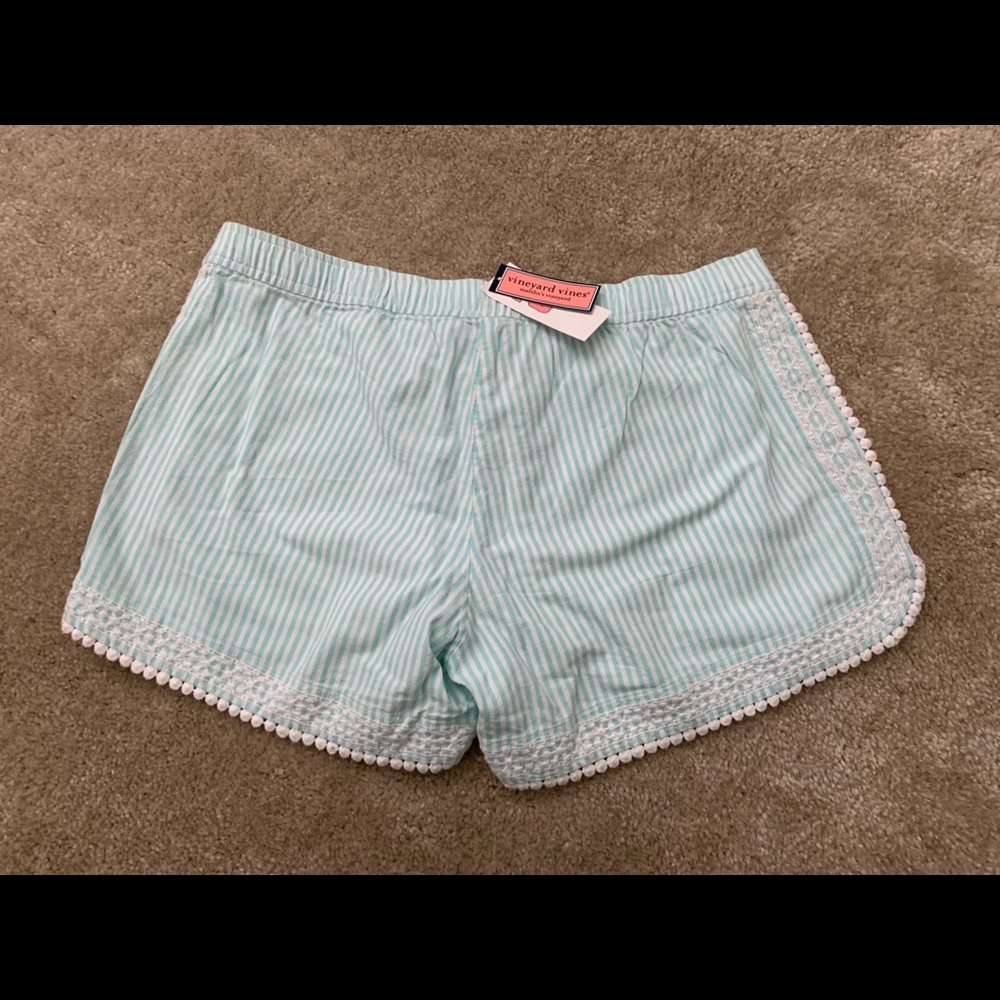 NWT Vineyard Vines Seersucker pull on shorts S/M